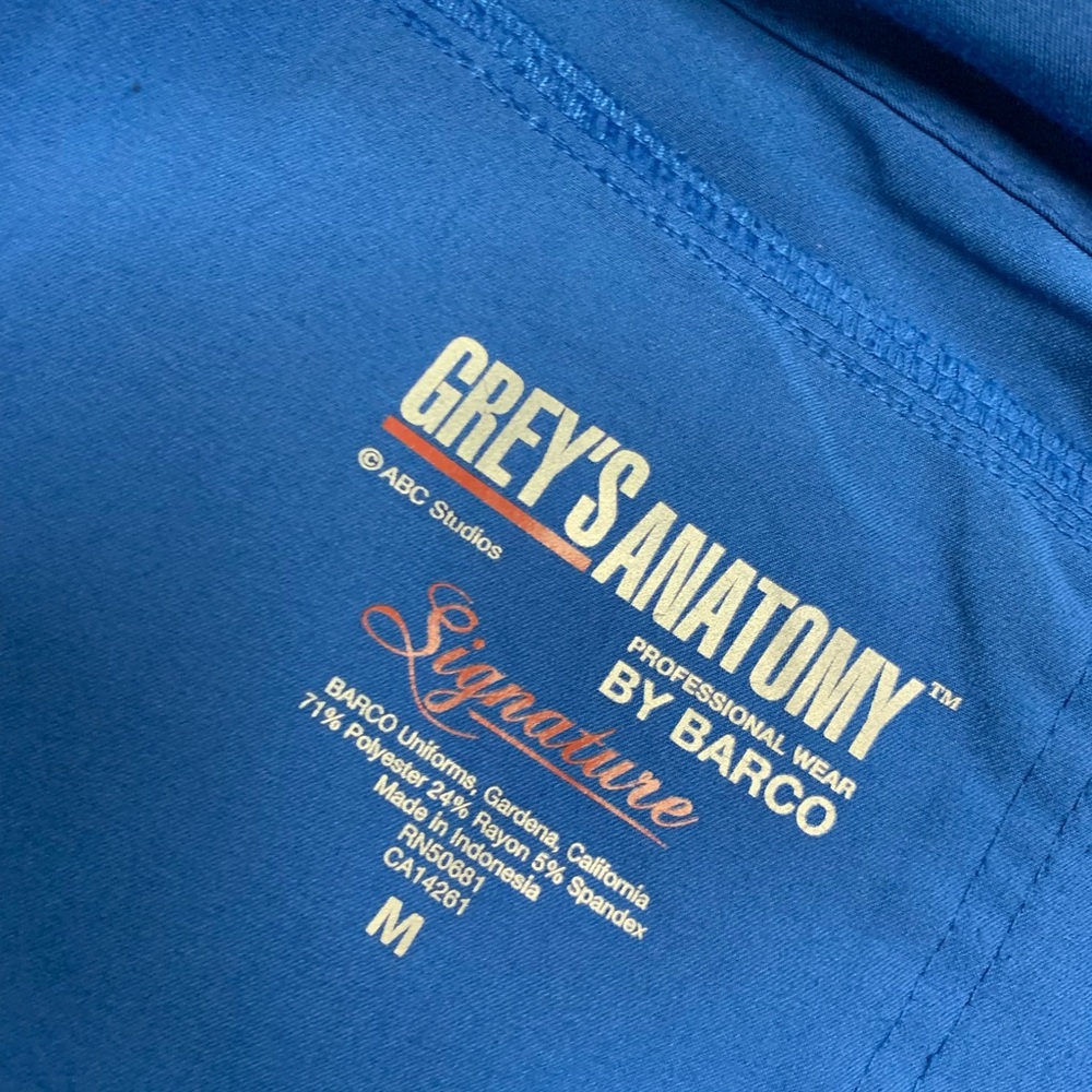 Grays Anatomy Scrubs - Picture 4 of 4